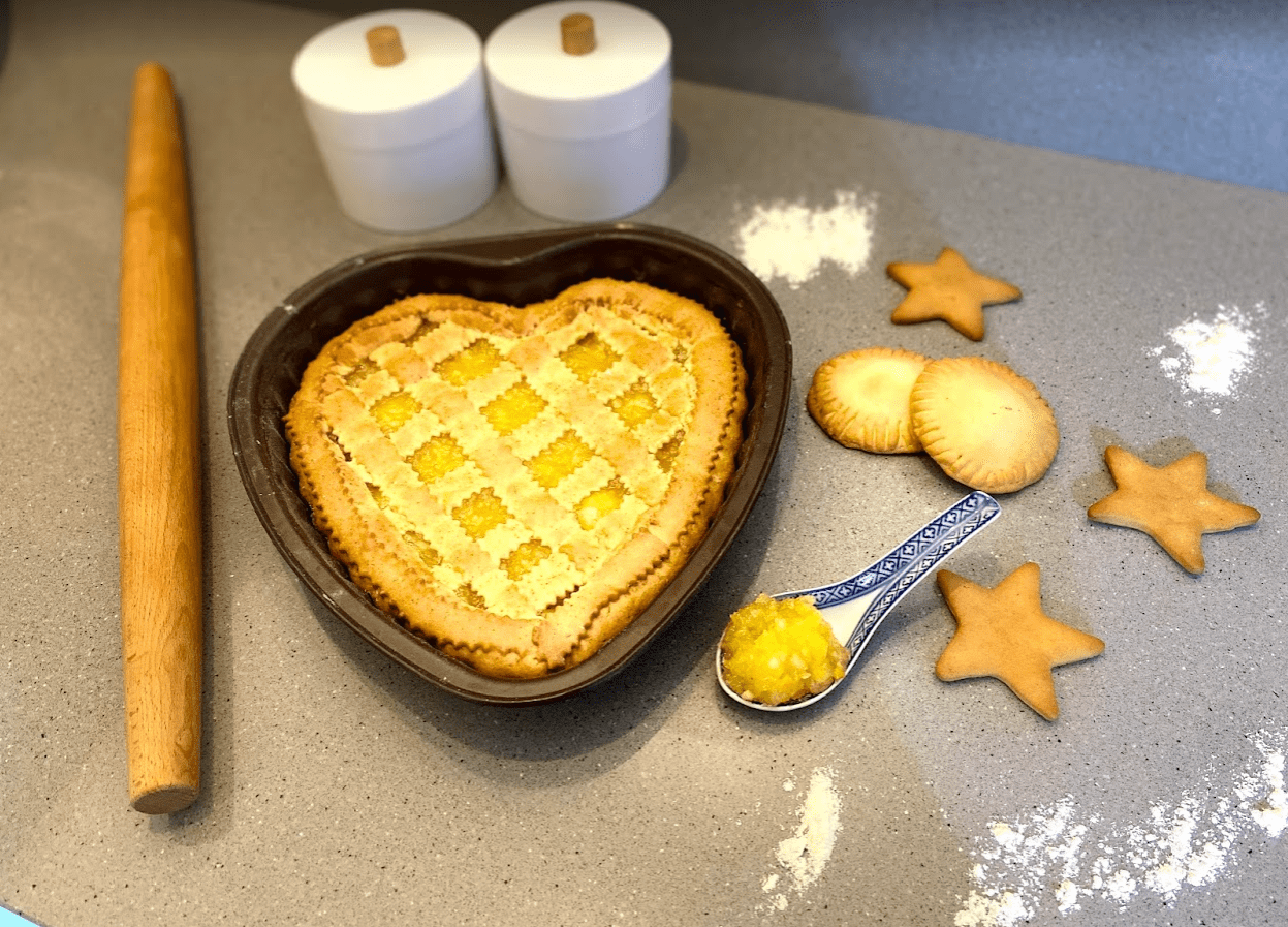 Al momento stai visualizzando Crostata di marmellata di arance con scorza